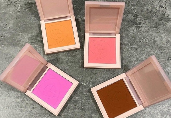 رژ گونه لاو دایو تندر شیگلم