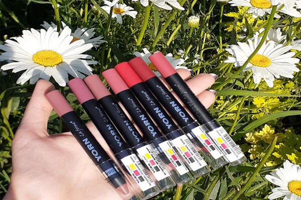 رژ لب مدادی مات سوپر واتر پروف یورن رژ لب مدادی مات سوپر واتر پروف یورن