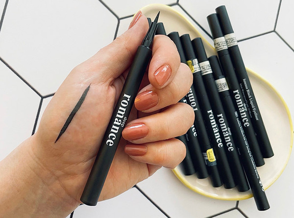 خط چشم ماژیکی ضد آب دیپ رومانس