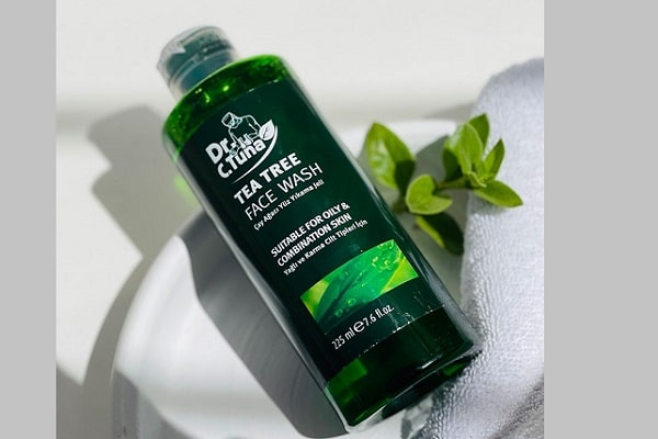 ژل شستشوی صورت دکتر سی تونا فارماسی عصاره درخت چای مناسب پوست چرب و آکنه ای